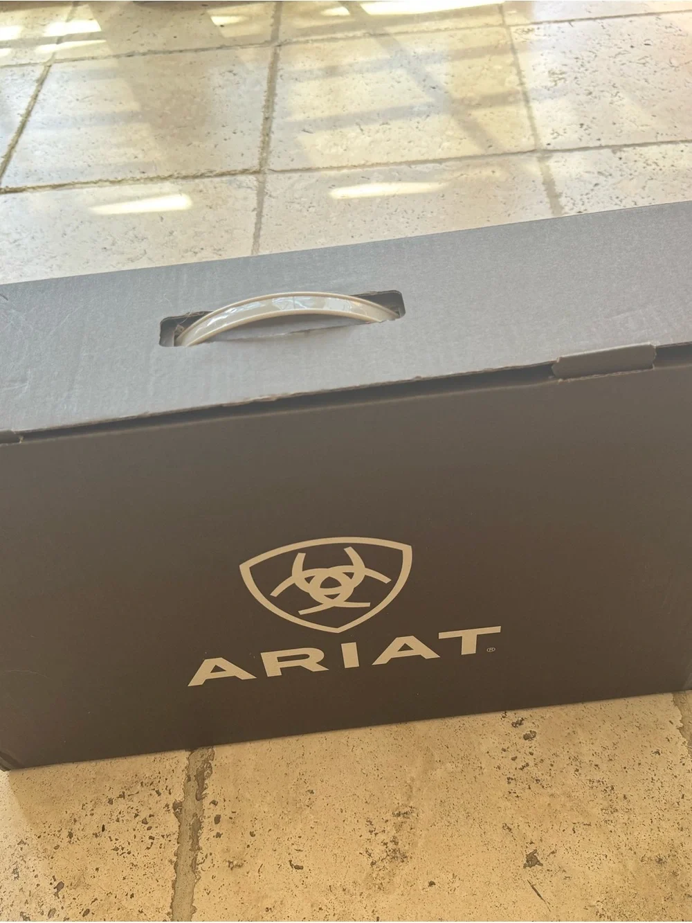 NWT 🔥Ariat Dark Brown Leather Boots with Cream Shearling Cuff